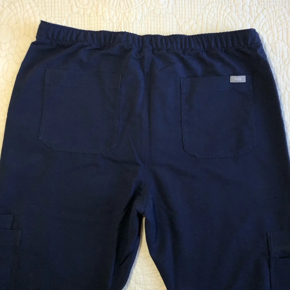 FIGS NWT Men's Navy Cairo Cargo Straight Leg Scrub Pants Size Medium